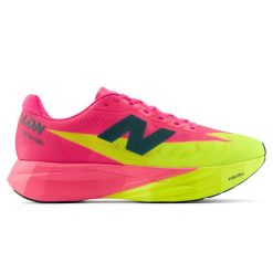 Buty męskie New Balance FuelCell SC Elite V5 TCS London Marathon MRCEL55L – różowe. Czerwone buty do biegania męskie New Balance, bez wzorów, z materiału, bez zapięcia, do biegania. Za 1,199.99 zł.