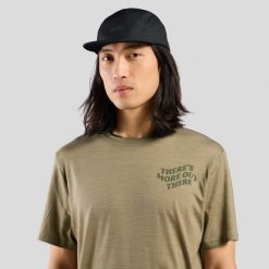 Czapka z daszkiem ODLO Performance Light. Czarne czapki męskie Odlo, bez wzorów, sportowe. Za 131.85 zł.