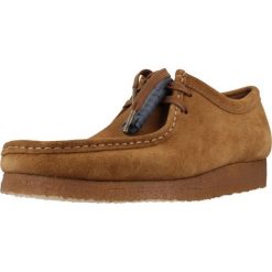 Buty CLARKS WALLABEE Brązowy. Brązowe buty trekkingowe męskie Clarks, bez wzorów, ze skóry, bez zapięcia, trekkingowe. Za 558.99 zł.