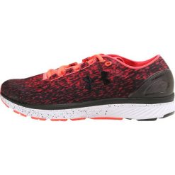 Under Armour CHARGED BANDIT 3 OMBRE Obuwie do biegania treningowe neon coral. Buty do biegania męskie marki New Balance. W wyprzedaży za 356.15 zł.