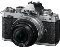 Nikon Z fc + NIKKOR Z DX 16-50 f/3.5-6.3 VR Srebrny + NIKKOR Z DX 50-250mm f/4.5-6.3 VR Czarny. Bezlusterkowce NIKON. Za 4,548.00 zł.