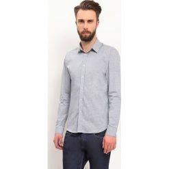 KOSZULA DŁUGI RĘKAW MĘSKA SLIM FIT. Koszule męskie TOP SECRET. W wyprzedaży za 59.99 zł.