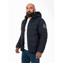 Kurtka zimowa męska Pitbull z kapturem Mobley. Niebieskie kurtki męskie PITBULL, na zimę, m, bez wzorów, sportowe, bez ramiączek, z kapturem. Za 399.00 zł.