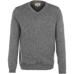 Sweter w kolorze szarym. Szare swetry męskie Camel Active, bez wzorów, ze skóry, bez kołnierzyka, bez ramiączek. W wyprzedaży za 175.95 zł.
