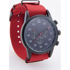 Zegarek w sportowym stylu - Czerwony. Zegarki męskie marki KALENJI. W wyprzedaży za 49.99 zł.