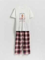 Dwuczęściowa świąteczna piżama - złamana biel. Piżamy męskie Reserved, l, bez wzorów, z bawełny, bez kołnierzyka, bez ramiączek. Za 139.99 zł.