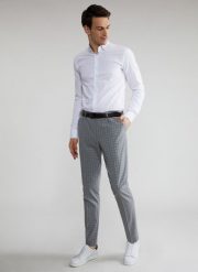PAKO LORENTE – Szare spodnie garniturowe P22SF-6G-008-S-S. Szare eleganckie spodnie męskie Pako Lorente, bez wzorów, z elastanu. Za 149.99 zł.