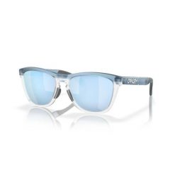 Polaryzacyjne okulary przeciwsłoneczne szklane Oakley Frogskins™ Range Prizm. Niebieskie okulary przeciwsłoneczne męskie Oakley, bez wzorów, sportowe, szklane. Za 957.00 zł.