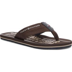 Japonki TOMMY HILFIGER - Smart Th Beach Sandal FM0FM01371 Coffee Bean 212. Klapki i japonki męskie marki Tommy Hilfiger. W wyprzedaży za 119.00 zł.