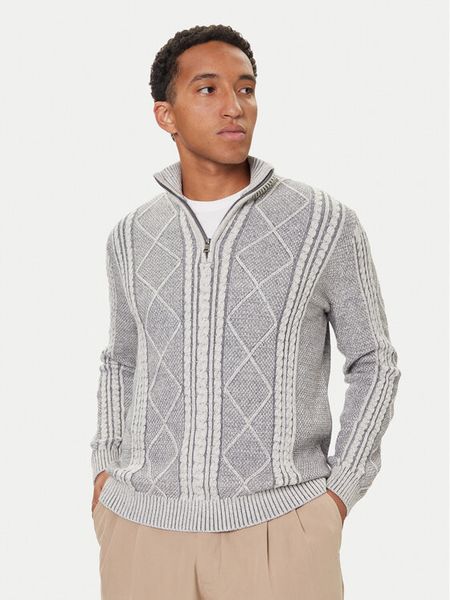 Guess Sweter M5BR44 Z2ZK2 Szary Regular Fit. Szare kardigany męskie Guess, z aplikacjami, z wiskozy, bez kołnierzyka, bez ramiączek. Za 289.99 zł.