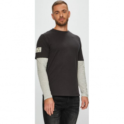 Only & Sons - Longsleeve. Czarne koszulki męskie z długim rękawem Only & Sons, z bawełny, z okrągłym kołnierzem, z długim rękawem. W wyprzedaży za 69.90 zł.