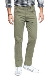 WRANGLER SPODNIE MĘSKIE TEXAS MOSS GREEN W12197330 112126078. Zielone spodnie na co dzień męskie Wrangler, bez wzorów, z materiału, z podwyższonym stanem. Za 199.99 zł.