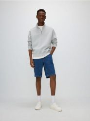 Rozpinana bluza z efektem sprania - jasnoszary. Szare bluzy rozpinane męskie Reserved, l, bez wzorów, z bawełny, bez ramiączek, bez kaptura. W wyprzedaży za 59.99 zł.