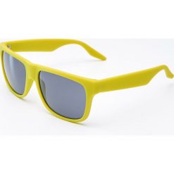 Okulary przeciwsłoneczne - Zielony. Okulary przeciwsłoneczne męskie marki Cropp. Za 29.99 zł.
