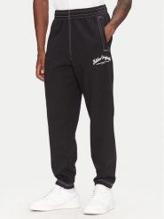 Adidas Spodnie dresowe JP4487 Czarny Regular Fit. Czarne spodnie dresowe męskie ADIDAS, bez wzorów, z bawełny. Za 209.99 zł.
