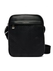 Calvin Klein Saszetka Emblem Aop Emboss Reporter LV04D3331G Czarny. Czarne saszetki męskie Calvin Klein, bez wzorów, ze skóry. Za 369.99 zł.