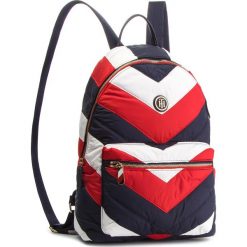 Plecak TOMMY HILFIGER - Poppy Backpack Chevr AW0AW05844 901. Plecaki męskie marki Tommy Hilfiger. W wyprzedaży za 379.00 zł.