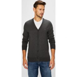 Tommy Hilfiger - Sweter. Kardigany męskie marki bonprix. W wyprzedaży za 399.90 zł.