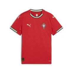 Młodzieżowa koszulka domowa Portugalia 2025 PUMA Sport Red Sugared Almond Beige. Brązowa t-shirty sportowe męskie Puma, m, bez wzorów, młodzieżowe, bez ramiączek. Za 332.00 zł.