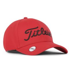Czapka z daszkiem do golfa Titleist. Brązowe czapki męskie TITLEIST, bez wzorów, sportowe. W wyprzedaży za 99.99 zł.
