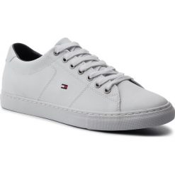 Sneakersy TOMMY HILFIGER - Essential Leather Sneaker FM0FM02157 White 100. Buty sportowe na co dzień męskie Tommy Hilfiger. Za 449.00 zł.