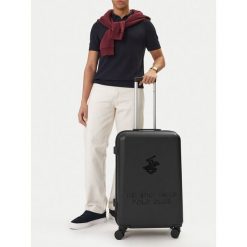 Walizka średnia Beverly Hills Polo Club. Czarne walizki męskie Beverly Hills Polo Club, bez wzorów, średnie. Za 359.99 zł.