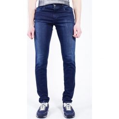 Jeansy z przetarciami. Jeansy męskie TRUSSARDI JEANS. Za 249.00 zł.