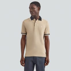 Koszulka Polo Męska Nautica Bayer. Brązowe koszulki polo męskie Nautica, m, bez wzorów, z bawełny, sportowe, bez kołnierzyka, bez ramiączek. Za 249.00 zł.