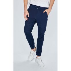 Only & Sons - Spodnie Dave. Szare spodnie na co dzień męskie Only & Sons, z bawełny, casualowe. W wyprzedaży za 49.90 zł.