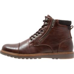 Call it Spring YARONE Botki sznurowane brown. Buty zimowe męskie marki Call it Spring. W wyprzedaży za 359.10 zł.