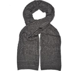 SZALIK MĘSKI Z PRZEPLOTAMI. Szaliki męskie marki TOP SECRET. W wyprzedaży za 24.99 zł.