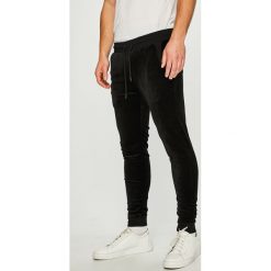 Only & Sons - Spodnie. Spodnie na co dzień męskie marki Only & Sons. W wyprzedaży za 99.90 zł.