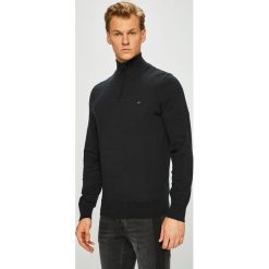 Tommy Hilfiger - Sweter. Czarne swetry męskie Tommy Hilfiger, z bawełny, z golfem, z krótkim rękawem. Za 449.90 zł.