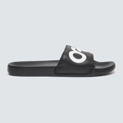 Klapki Męskie Oakley B1B Slide 2.0. Czarne klapki i japonki męskie Oakley, bez wzorów. Za 86.99 zł.