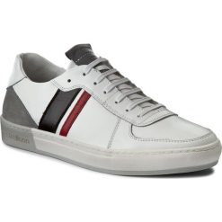 Sneakersy STRELLSON - Evans 4010002164 White 100. Buty sportowe na co dzień męskie Strellson. W wyprzedaży za 439.00 zł.