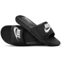 Klapki męskie Nike Victory One Lide. Czarne klapki i japonki męskie Nike, bez wzorów, z materiału. Za 255.00 zł.