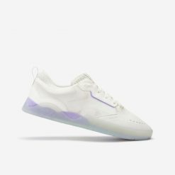 Buty na deskorolkę Crush900 Joseph Garbaccio Pro biało-fioletowe. Białe buty do biegania męskie Decathlon, bez wzorów, z kauczuku, bez zapięcia, do biegania. Za 299.99 zł.