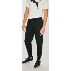 Puma - Spodnie. Długie spodnie sportowe męskie Puma. W wyprzedaży za 169.90 zł.