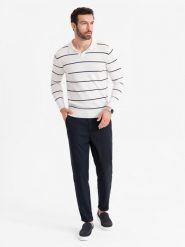 Męski longsleeve polo w poziome paski z wiskozą biało-granatowy V2 OM-POLS-0146 M. Białe koszulki polo męskie Ombre, m, bez wzorów, z wiskozy, bez kołnierzyka, bez ramiączek. Za 317.70 zł.