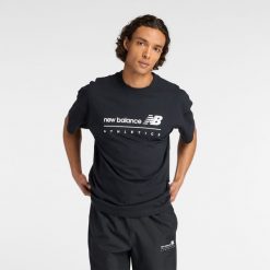 Koszulka męska New Balance MT53525BK – czarna. Czarne t-shirty sportowe męskie New Balance, m, z aplikacjami, z bawełny, klasyczne, bez ramiączek. Za 169.99 zł.