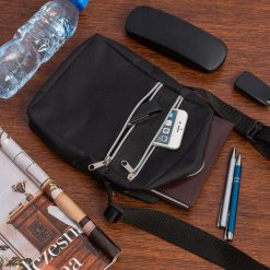 Torba na ramię męska saszetka listonoszka raportówka czarna lekka pojemna P86. Czarne saszetki męskie Beltimore, bez wzorów. Za 49.90 zł.