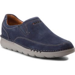 Półbuty CLARKS - Unnature Easy 261335387 Navy Nubuck. Codzienne półbuty męskie marki Clarks. W wyprzedaży za 279.00 zł.
