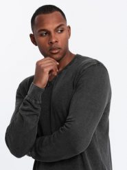 Washowany sweter męski z dekoltem w serek - czarny V1 - Rozmiar: S. Czarne swetry męskie Ombre Clothing, bez wzorów, z bawełny, bez kołnierzyka, bez ramiączek. W wyprzedaży za 59.99 zł.