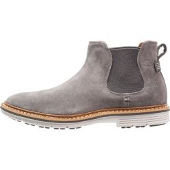 Timberland NAPLES TRAIL CHELSEA Botki graphite. Buty zimowe męskie marki Timberland. W wyprzedaży za 535.20 zł.