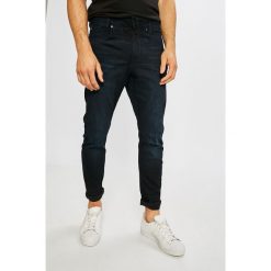 G-Star Raw - Jeansy D-Staq. Jeansy męskie G-Star Raw. W wyprzedaży za 399.90 zł.
