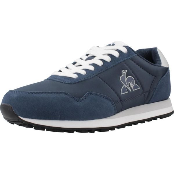 Buty LE COQ SPORTIF ASTRA 2 Niebieski. Niebieskie buty trekkingowe męskie le coq sportif, bez wzorów, ze skóry, bez zapięcia, trekkingowe. Za 259.99 zł.