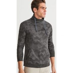 Bluza ze stójką - Szary. Bluzy nierozpinane męskie marki Reserved. W wyprzedaży za 39.99 zł.