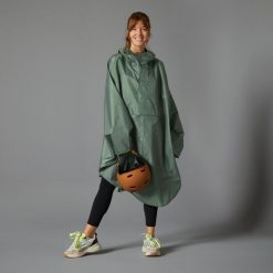 Ponczo na rower miejski Btwin 100 przeciwdeszczowe. Zielone kurtki treningowe męskie B'TWIN, xl, bez wzorów, z materiału, bez kaptura, rowerowe. Za 119.99 zł.