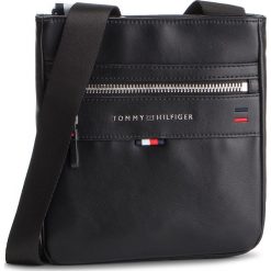 Saszetka TOMMY HILFIGER - Elevated Mini Crossover Novelty AM0AM04640 002. Saszetki męskie Tommy Hilfiger. W wyprzedaży za 299.00 zł.