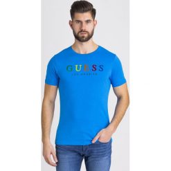 T-SHIRT COLORFUL Guess. Niebieskie t-shirty męskie Guess, l, z aplikacjami, z bawełny, bez kołnierzyka, bez ramiączek. Za 101.40 zł.
